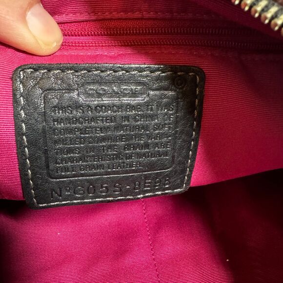 Black Vintage Coach Purse [Item 0056] - Picture 8 of 9